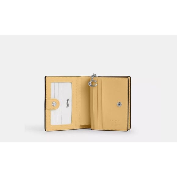 NWT Coach CBN90 X Peanuts Charlie Brown Snap Wallet Leather Hay Multi - Picture 6 of 8